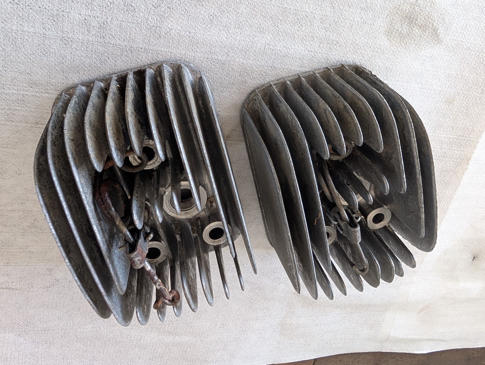 Piaggio Pièces pour mobylette: Piaggio Zylinderkopf 2x – D'occasion à Eichberg par Asrael4
