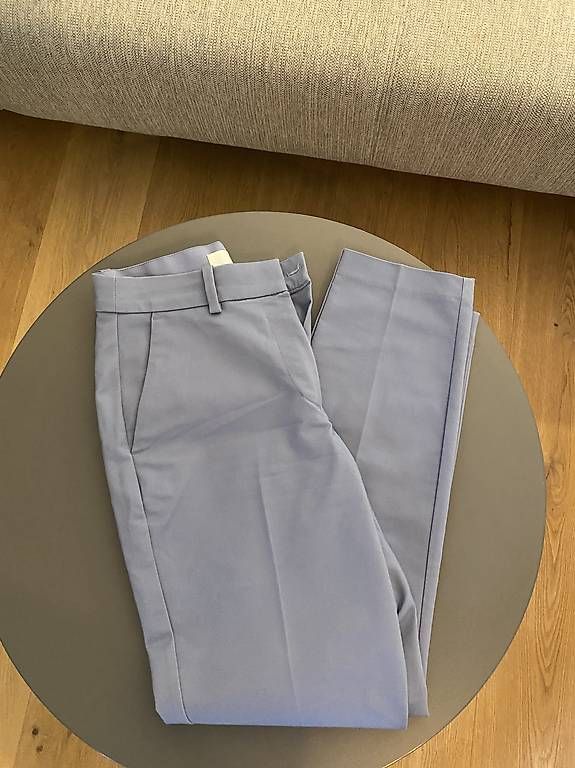 Lotti di vestiti: Kleidung Hosen – Usato da Kloten venduto da Beatriz650 1