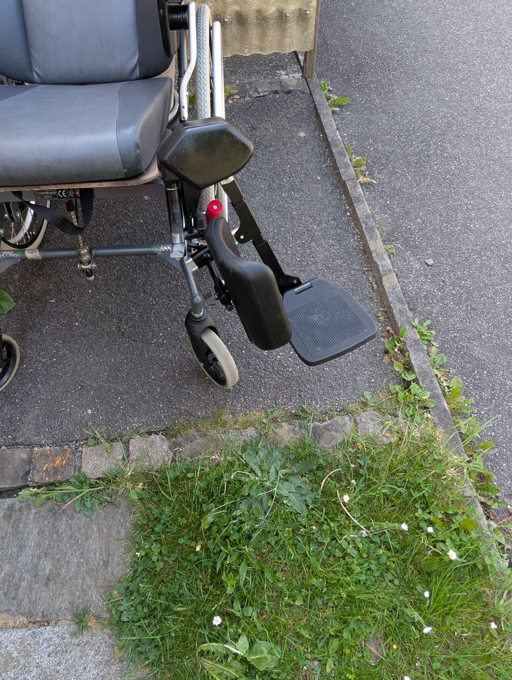 Rollstühle: Pflegerollstuhl – Gebraucht aus Bern von berneroberlaenderin 3