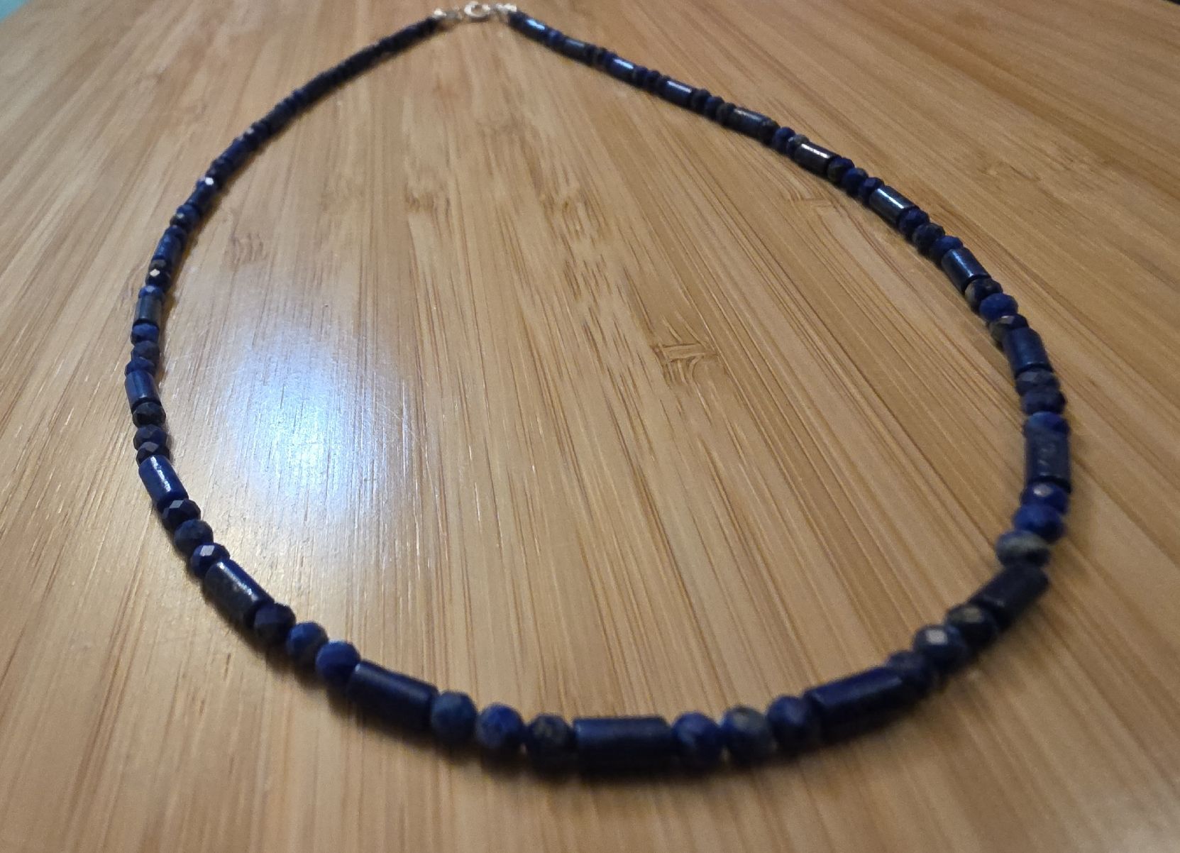 Catenine: Halskette Lapislazuli facettiert 3mm. 45cm. – Nuovo e nell'imballaggio originale da Zetzwil venduto da Sonneblueme987 1