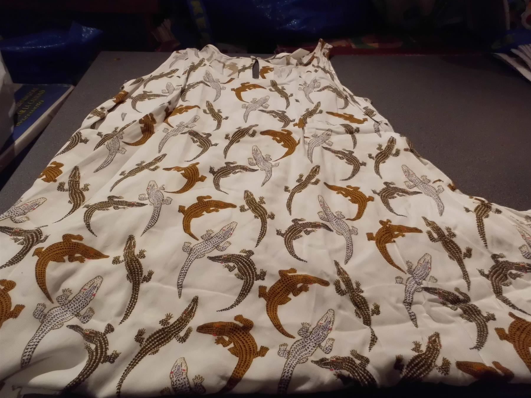 H&M Vestiti: Kleid Grösse 36, H&M, eierschalenweiss/Eidechsen – Usato da Zürich venduto da abraxas1291