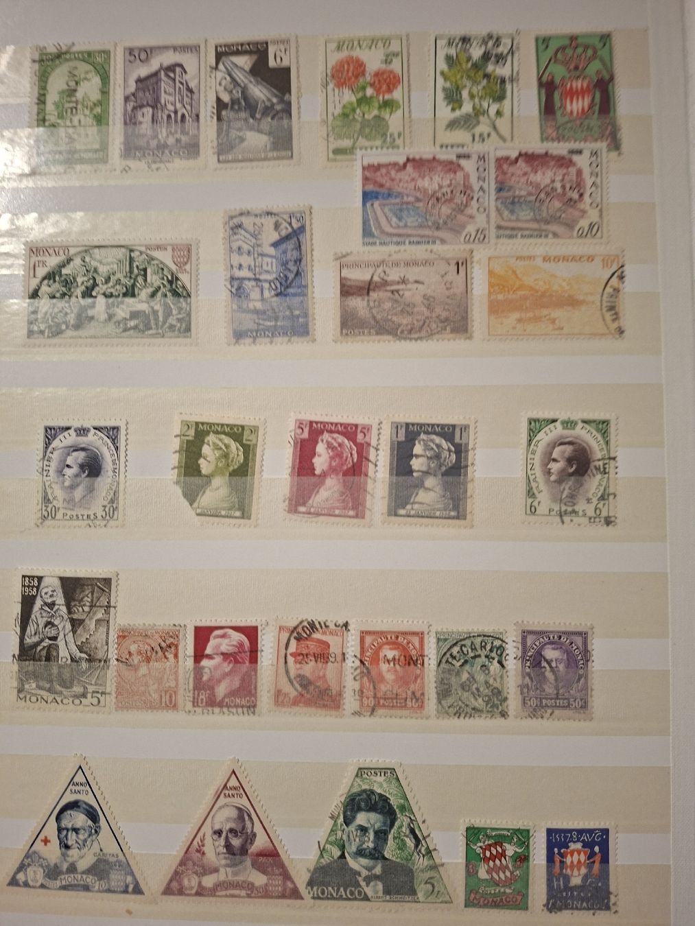 Tutti i francobolli: Briefmarken / Asiatisch / Diverses / Album – Usato da Balgach venduto da SIMEON27 7