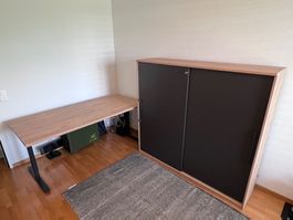 Schreibtisch und Schrank mit Schiebetüre (Büro) Röhr-Bush