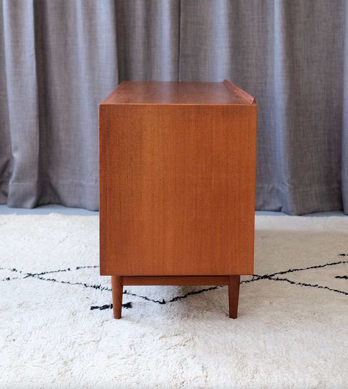 Credenze: Arne Vodder Modell OS11 Sideboard / Sibast, Denmark – Usato da Bern venduto da Zmodern_VIN 7