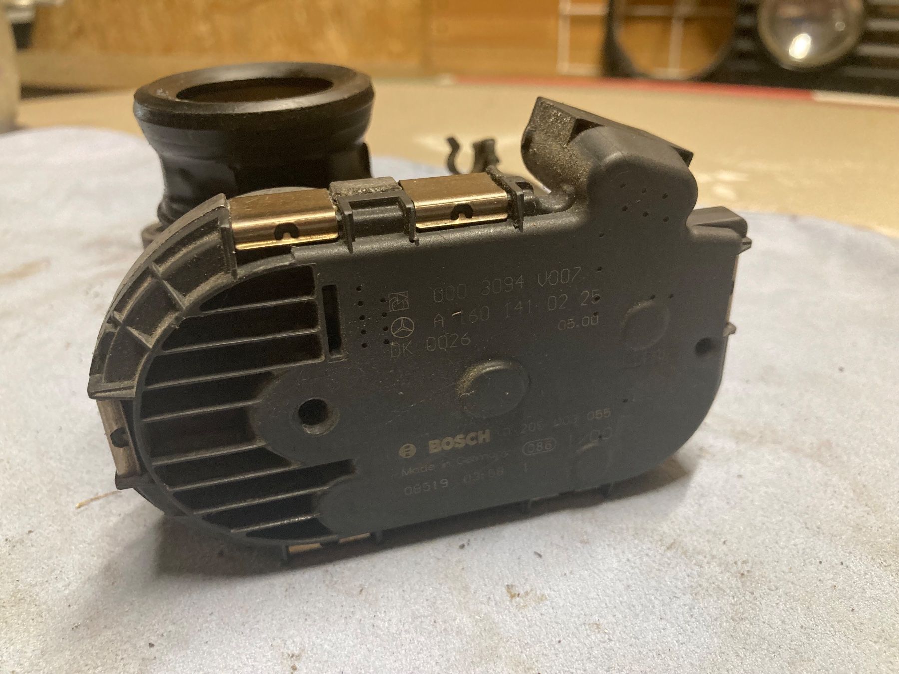 Smart Toutes les pièces auto: Smart Fortwo 450 Drosselklappe A1601410225 – D'occasion à Camorino par Vasal 1