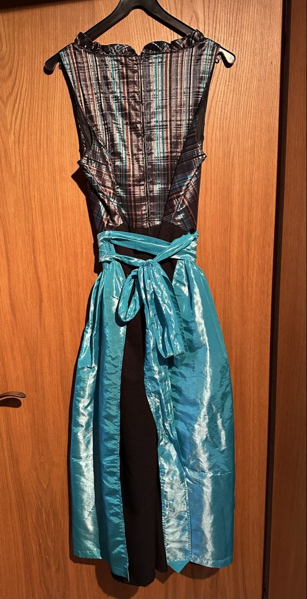 Vestiti: Türkis-schwarzes Dirndl Gr. 44 ohne Bluse – Usato da Goldau venduto da Henggi88 1