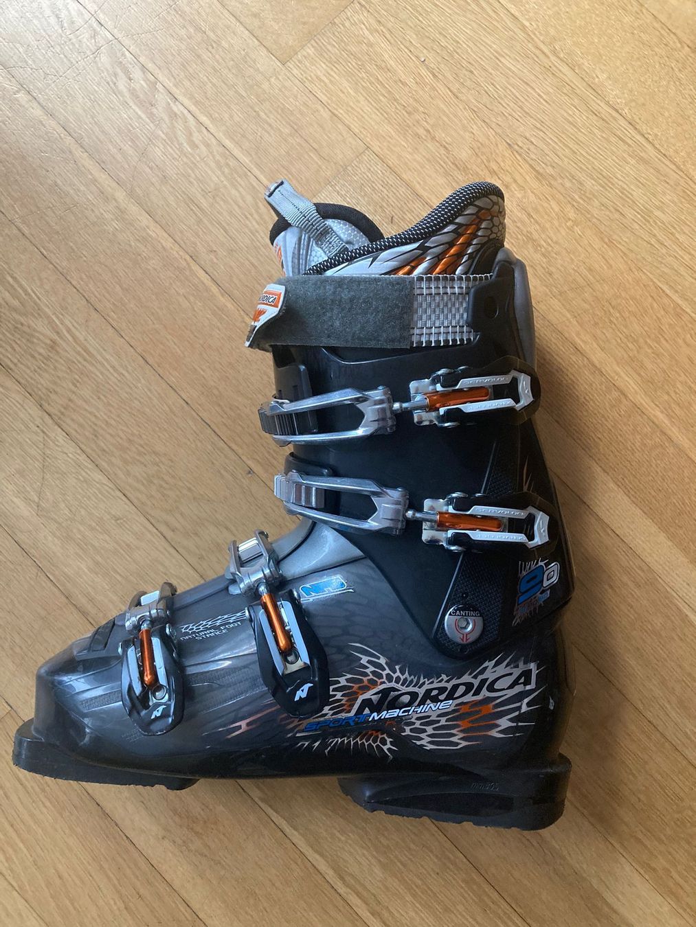 Nordica Scarpe da donna: Skischuh Damen – Usato da Rothenburg venduto da lauraaurora
