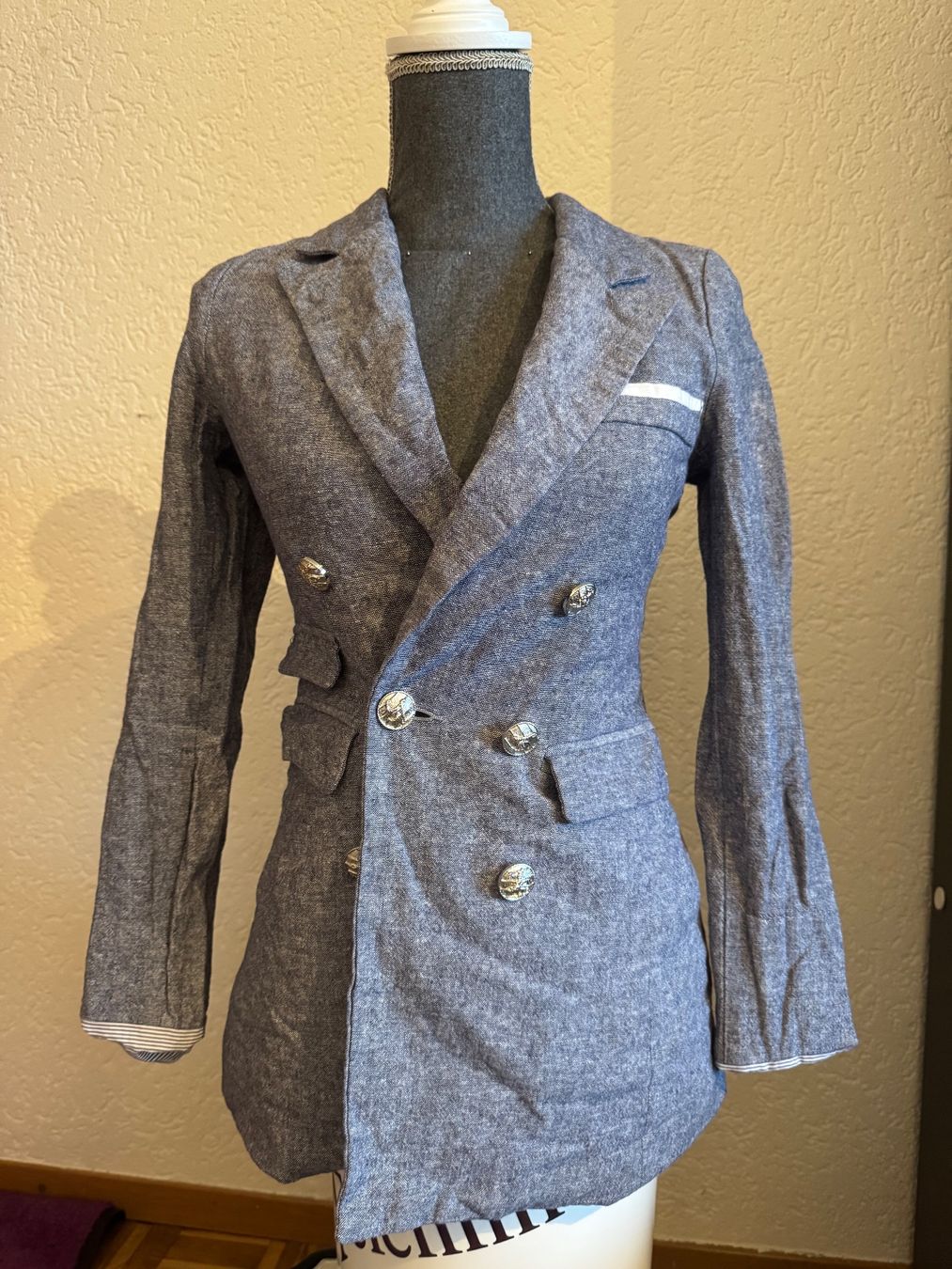 Jacken: Trendiger Damen Blazer Jacke Gr XS – Gebraucht aus Frenkendorf von Style365