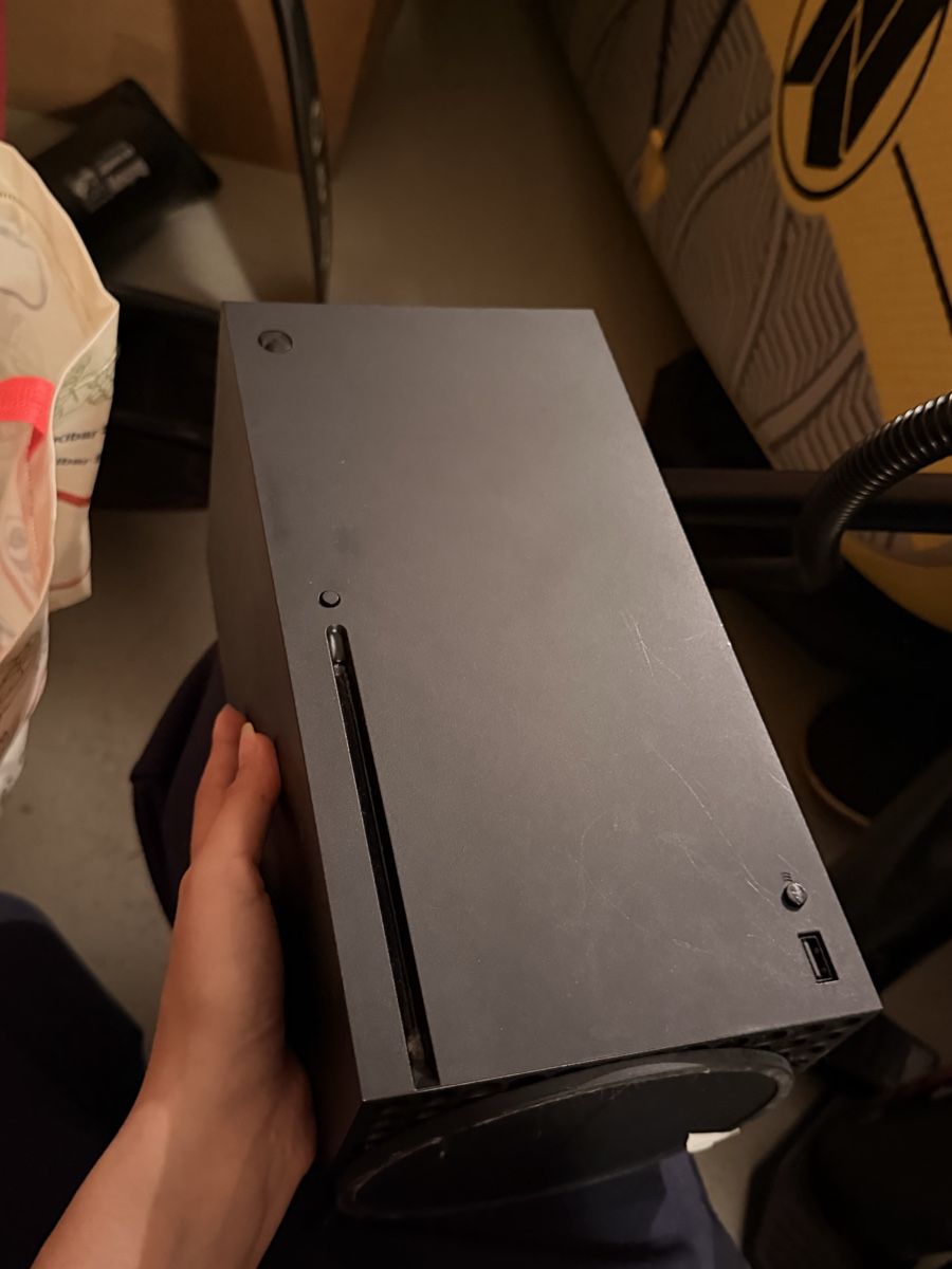 Microsoft Konsolen: Xbox Series X Konsole – Gebraucht aus Altendorf von Selenay 3