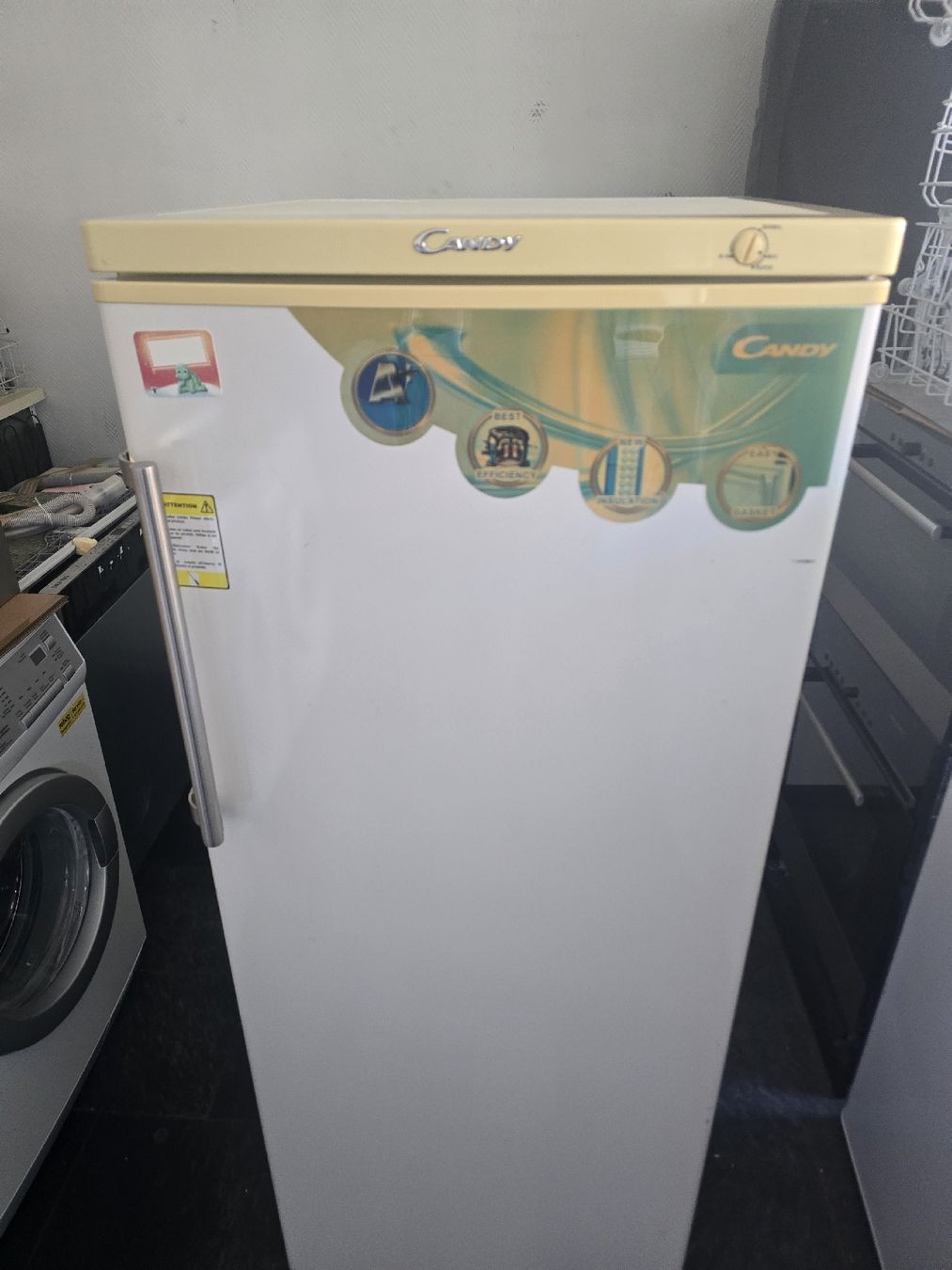 Candy Congelatori: Gefrierschrank CANDY 165 Lit. – Usato da Oberburg venduto da B-2 1