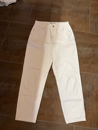 Damen Jeans Zara weiss Grösse 36 neuwertig