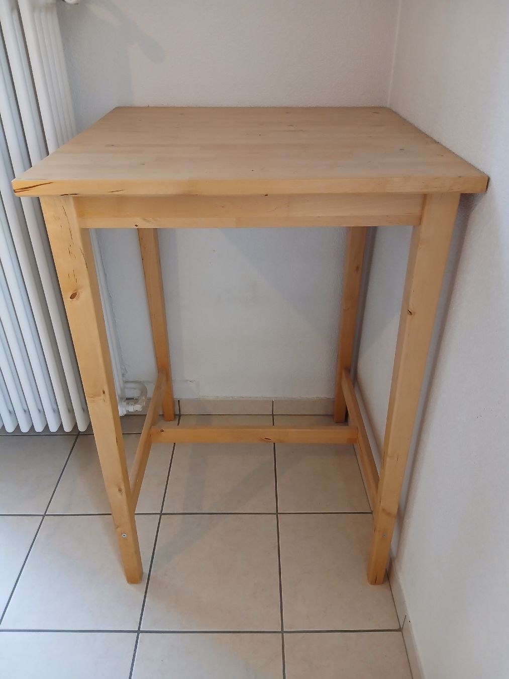 Tavoli: Table de bar – Usato da Neuchâtel venduto da mic_qm6n