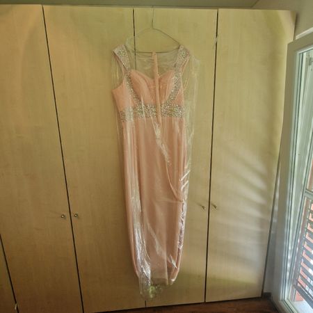 Abendkleid Neuwertig Grösse 42