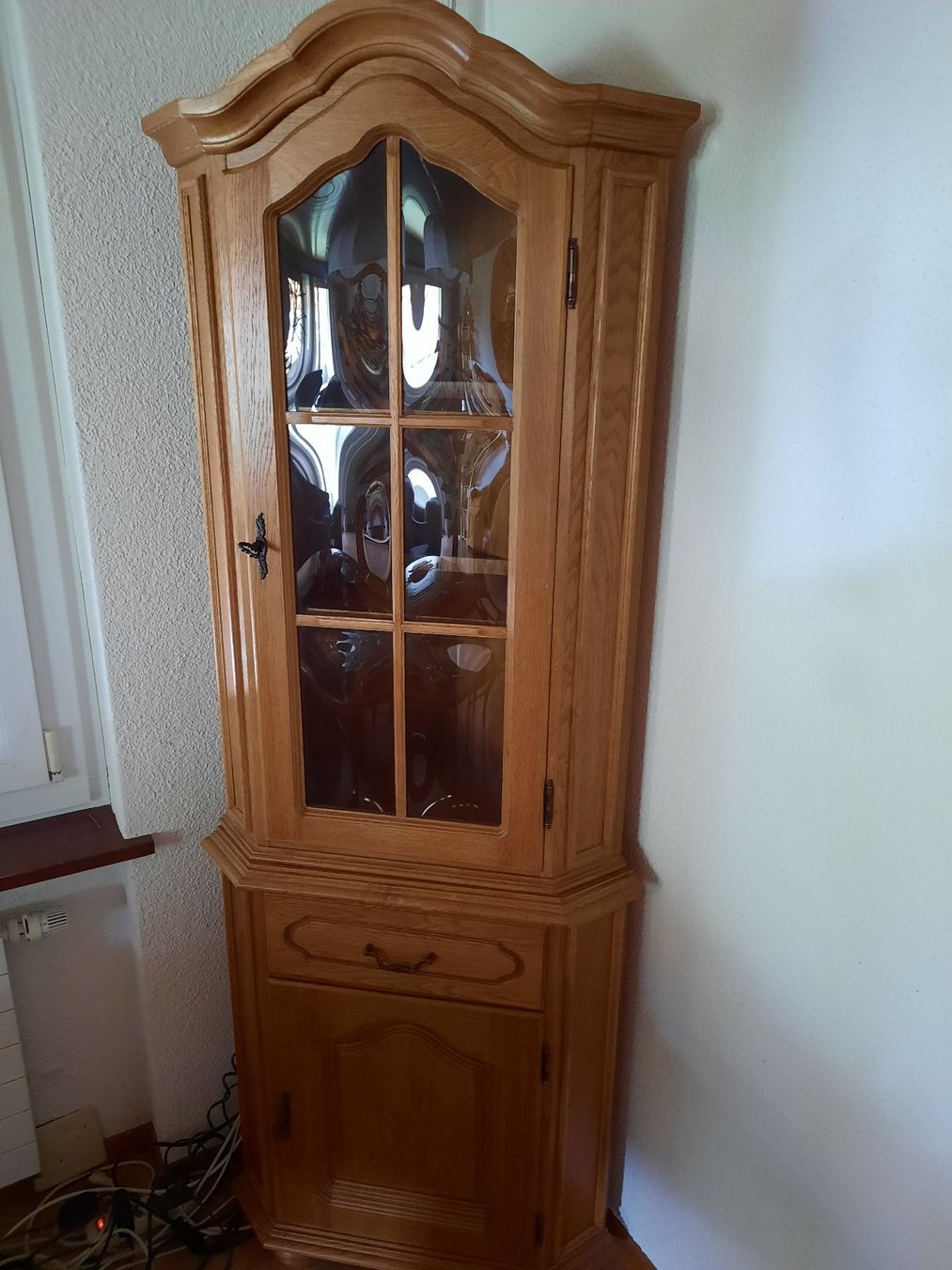 Armadi: Eckschrank Eiche Massiv mit Glasfront – Usato da Kirchleerau venduto da pospets