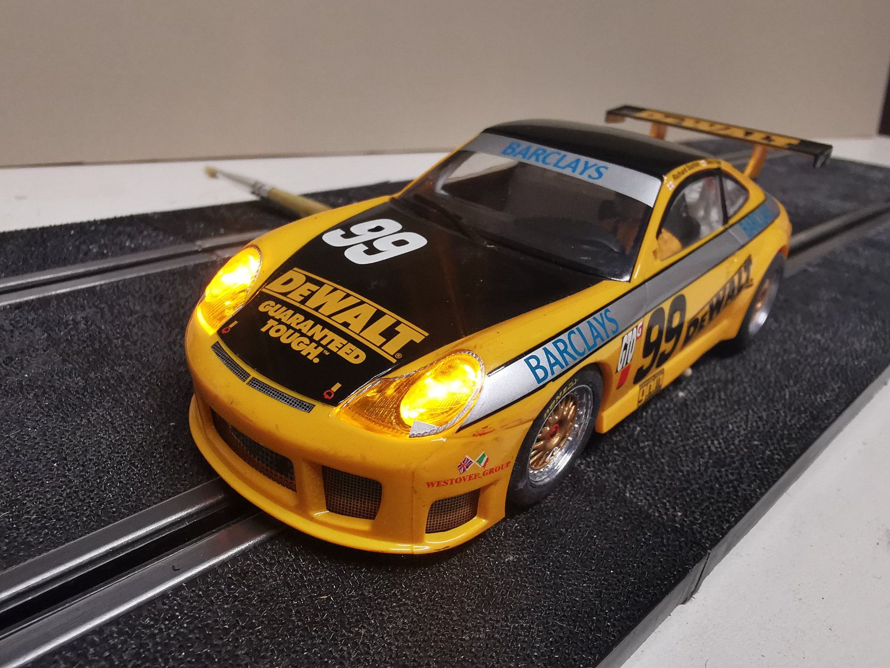 Hornby Rennbahnen: Set Scalextric Porsche mit Frontlicht – Gebraucht aus Winterthur von Lonpos1 9