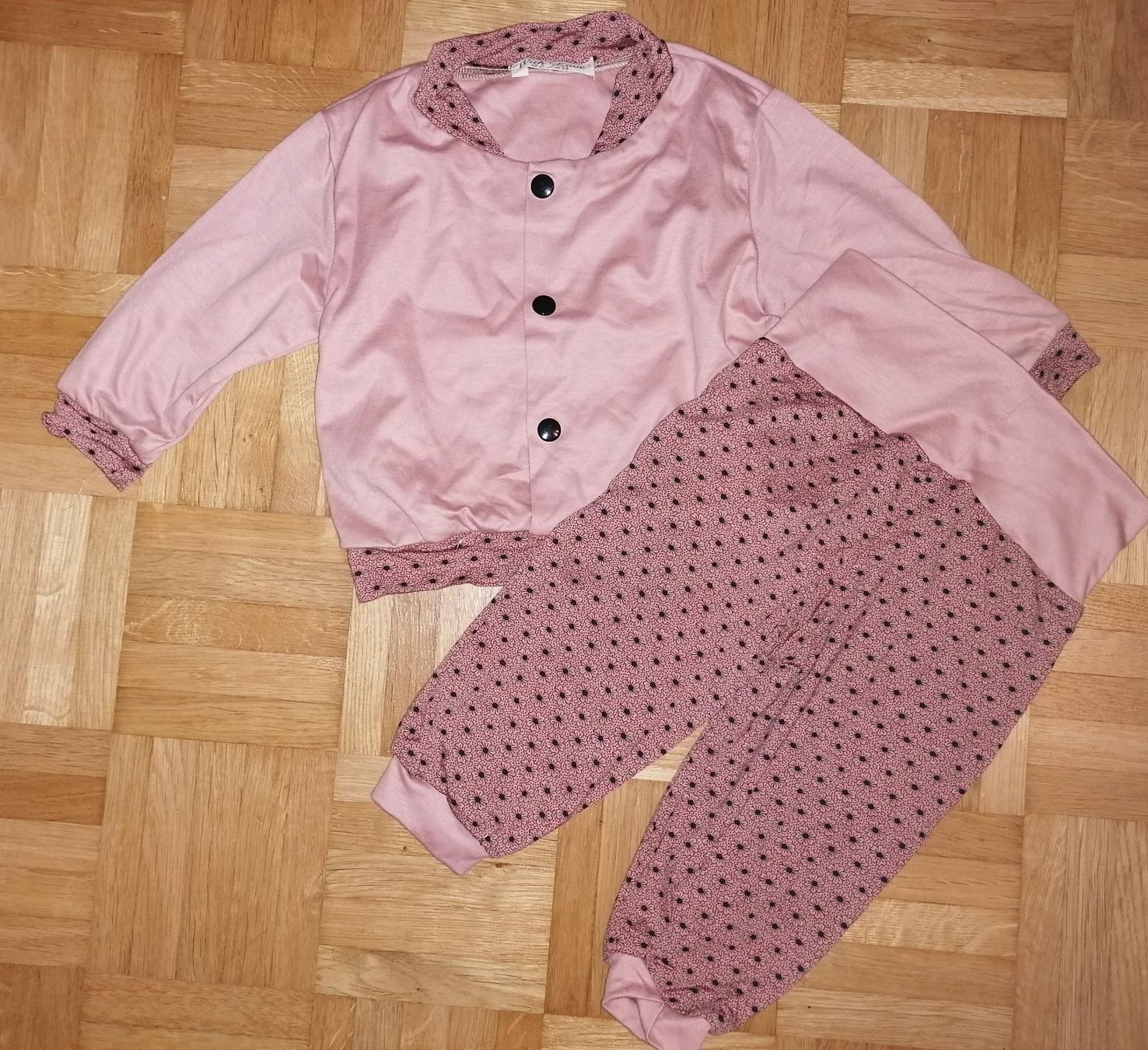 Kleiderpakete & -sets: Jäckli und hosen Set- Handmade – Neu (gemäss Beschreibung) aus Dübendorf von lus_d2rx