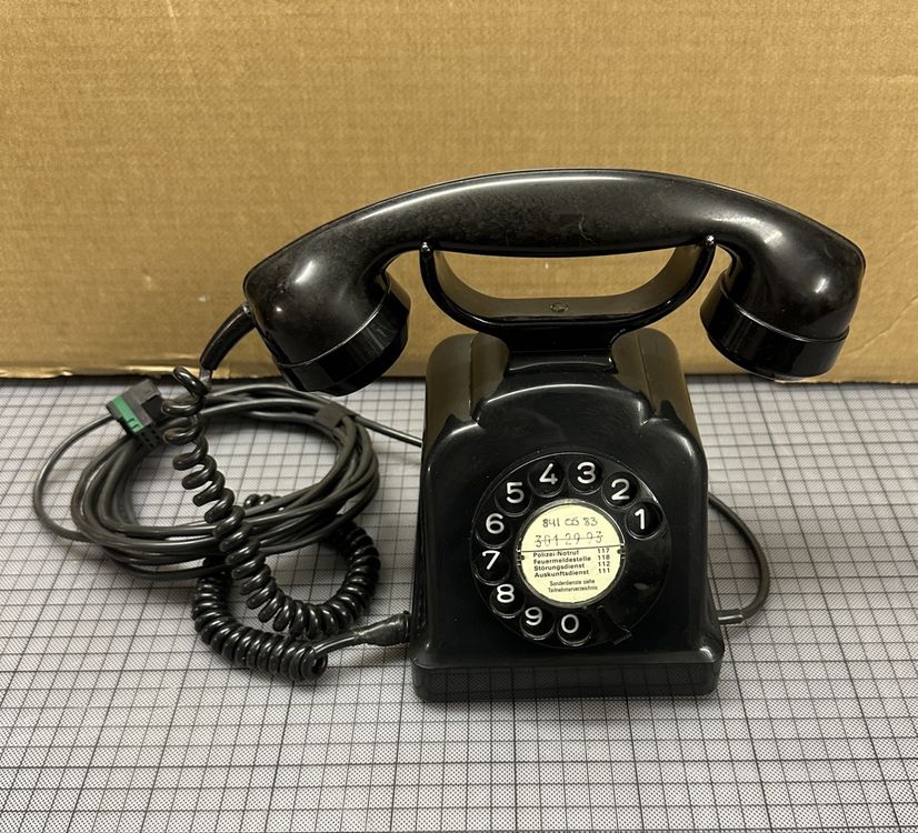 Vintage schwarzes Scheibentelefon PTT Schweiz 50er Jahre 1