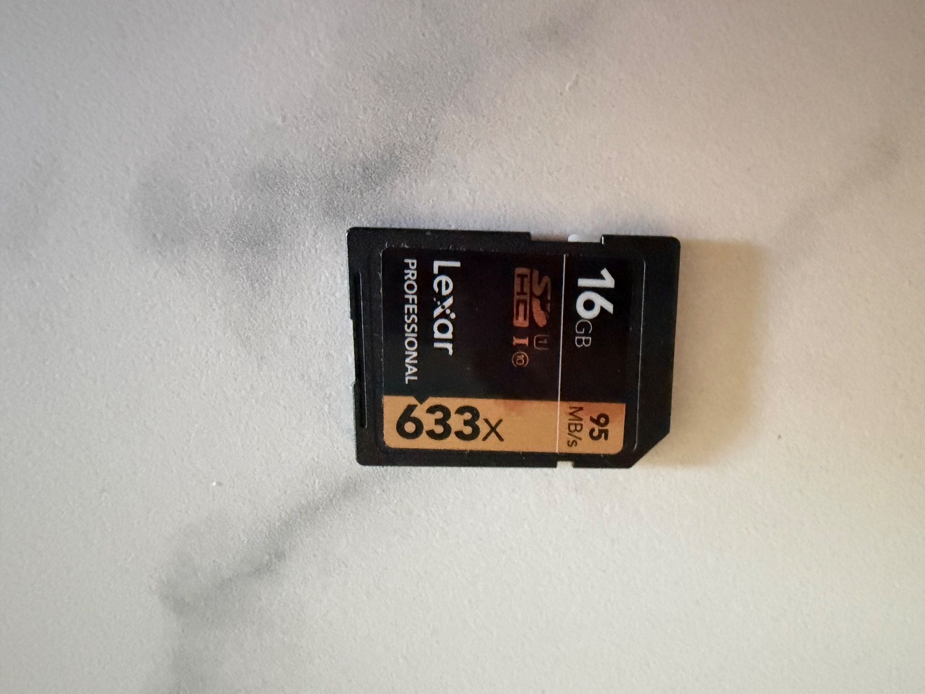 Canon Appareil photo: Canon EOS 1300D + 2 Objektive + SD-Karte + Ladegerät – D'occasion à Otelfingen par kan_cs56 2