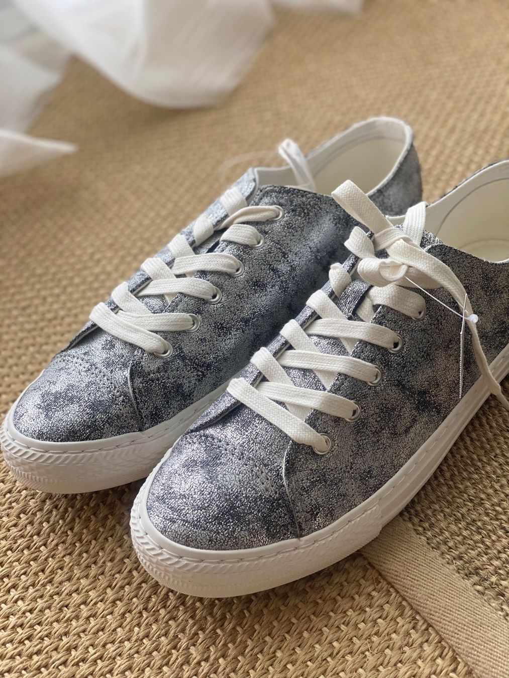 Scarpe da uomo: Sneaker white silver Wide Gr42 – Nuovo (secondo la descrizione) da Safenwil venduto da rgs_tg62