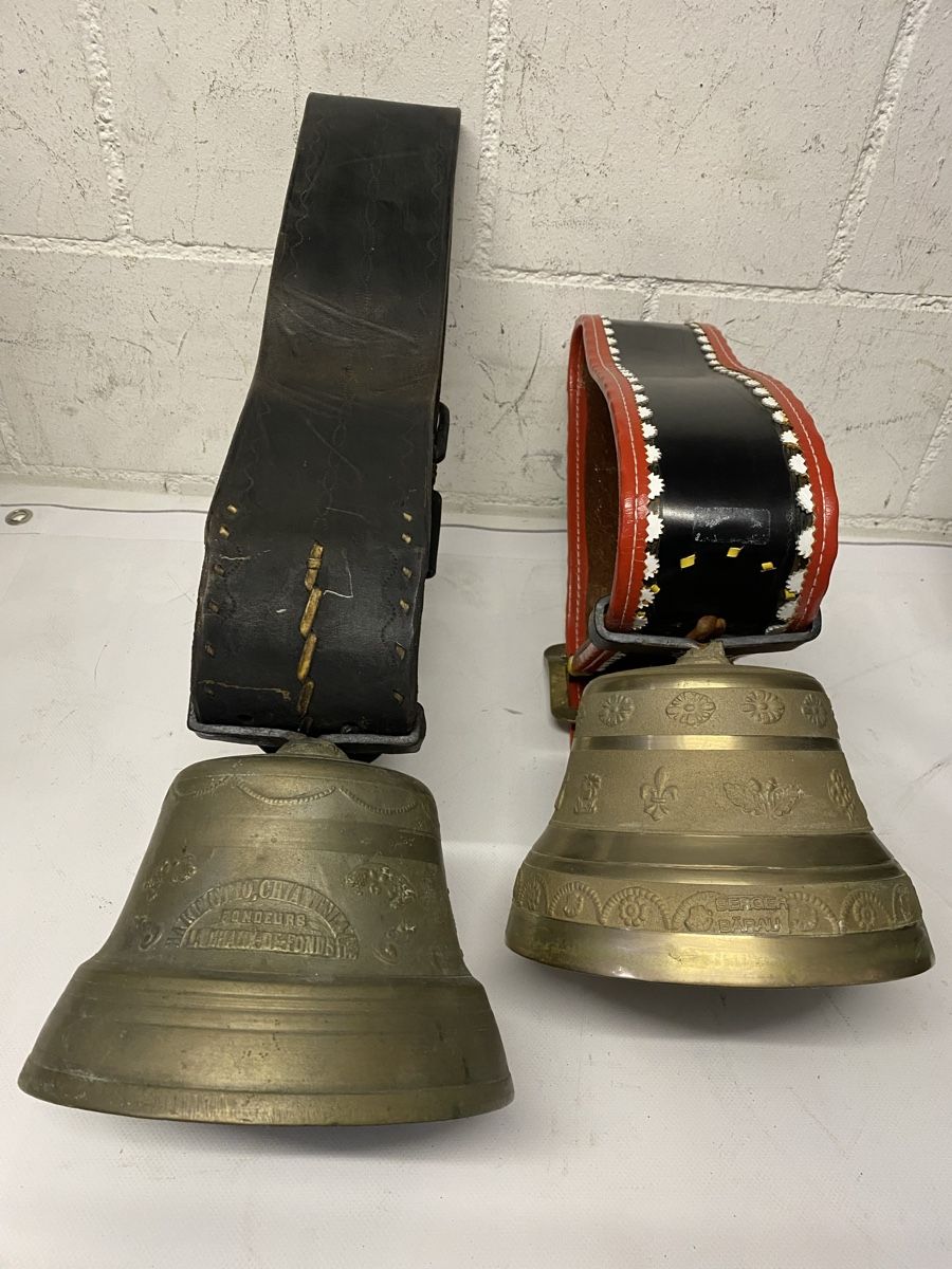 Campanacci mucche: 2 Kuhglocken ohne Grafur, 20 cm – Usato da Luzern venduto da Harikan 1