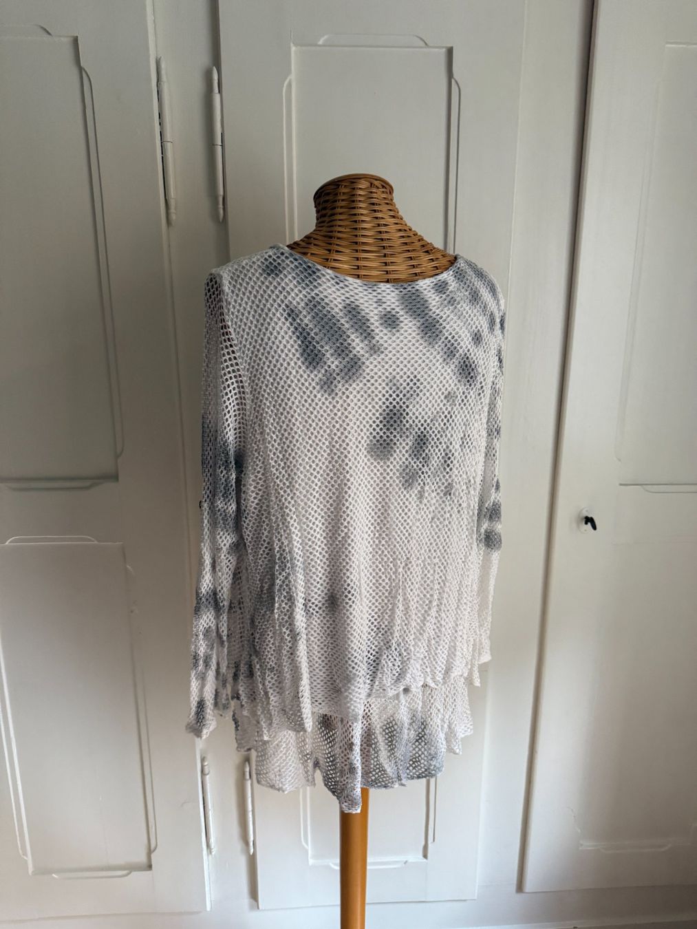 Tuniques: Layering Tunika Bluse weiss-grau M – D'occasion à Zürich par Diazaio 2
