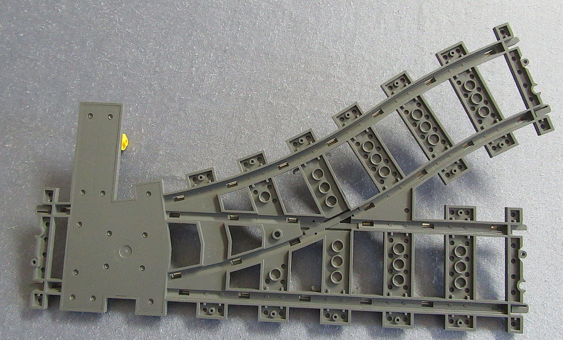 Lego Baukästen: Lego - 2 Eisenbahn Weichen dunkelgrau - ab CHF 8.00 – Gebraucht aus Auenstein von Padabimbim 4