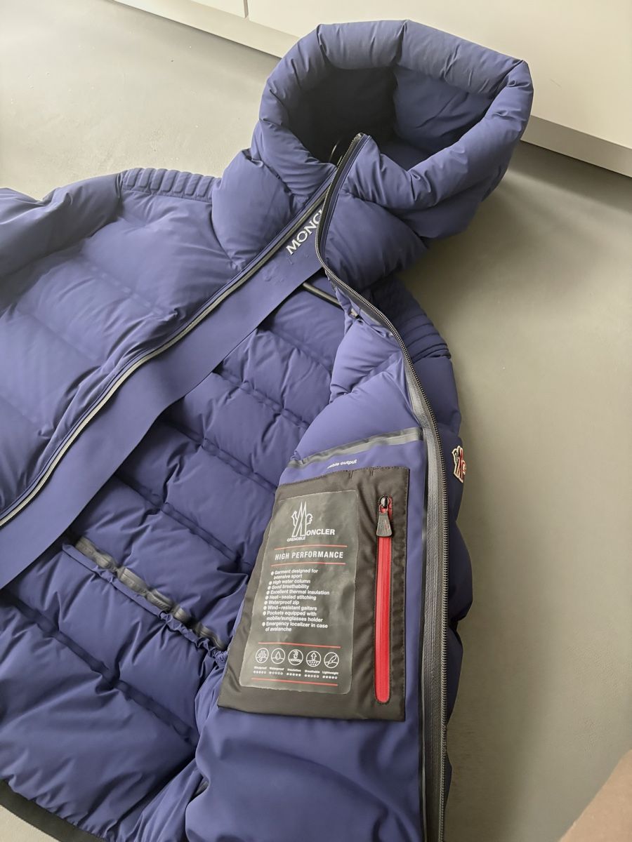 Moncler Vestes: Moncler Jacke Grenoble Blau – D'occasion à Jona par ali_w2qr 2