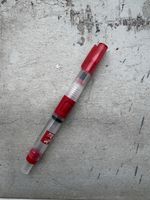 Roter Pinselstift mit Wasser-Reservoir - Top Zustand!