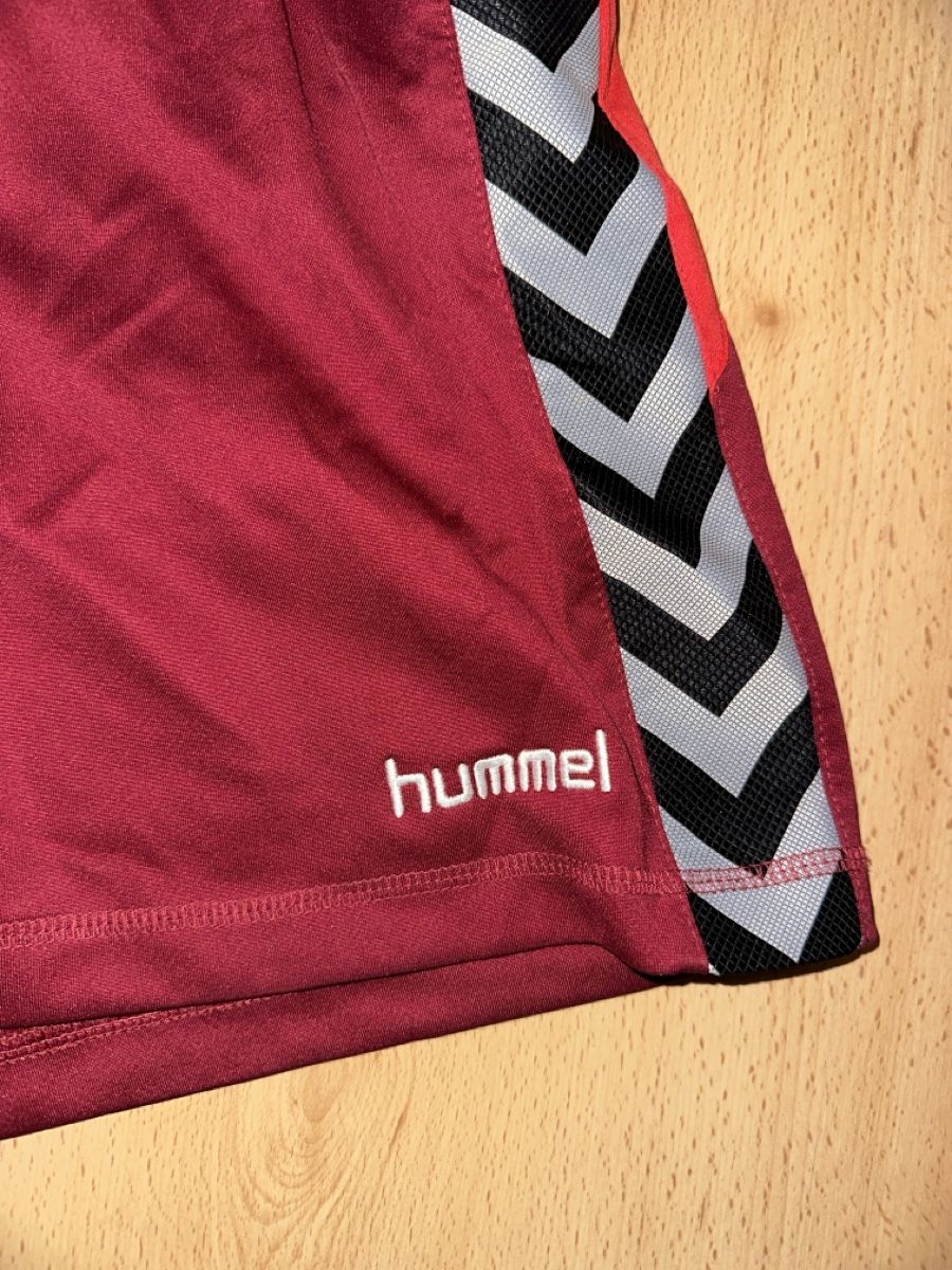 Pantaloni: Hummel Shorts, Grösse S – Nuovo (secondo la descrizione) da Betschwanden venduto da _janinee_ 1