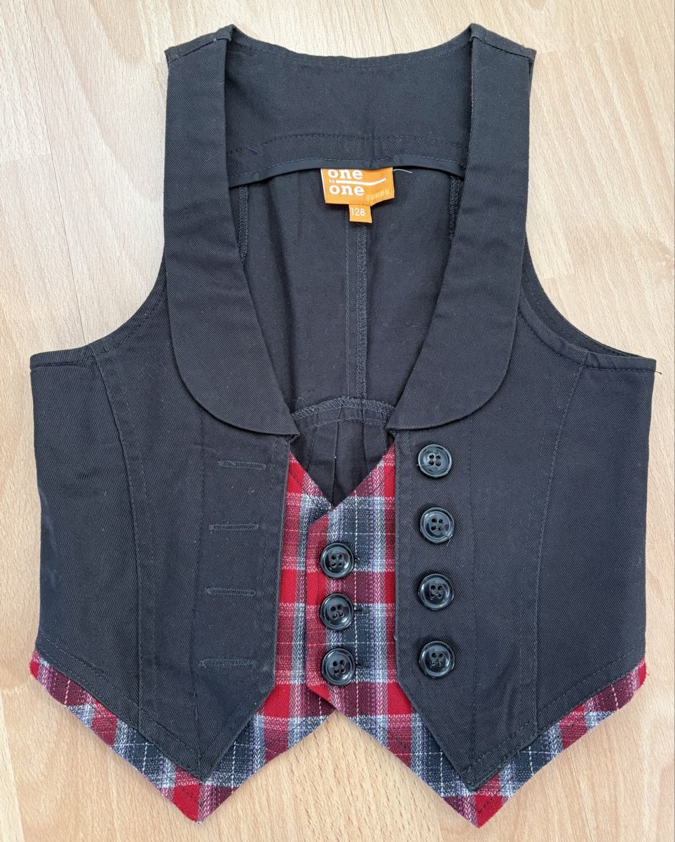Altro abbigliamento per bambino: Herziges Gilet Gr. 128 – Nuovo (secondo la descrizione) da Hünenberg See venduto da spartakus02