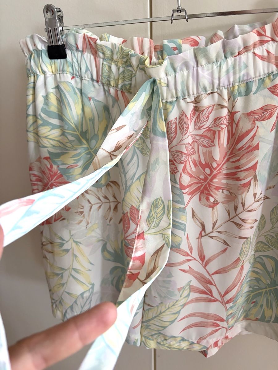 Only Hosen: Short imprimé fleuri, léger  – Neu (gemäss Beschreibung) aus Le Noirmont von Fanny_ 2