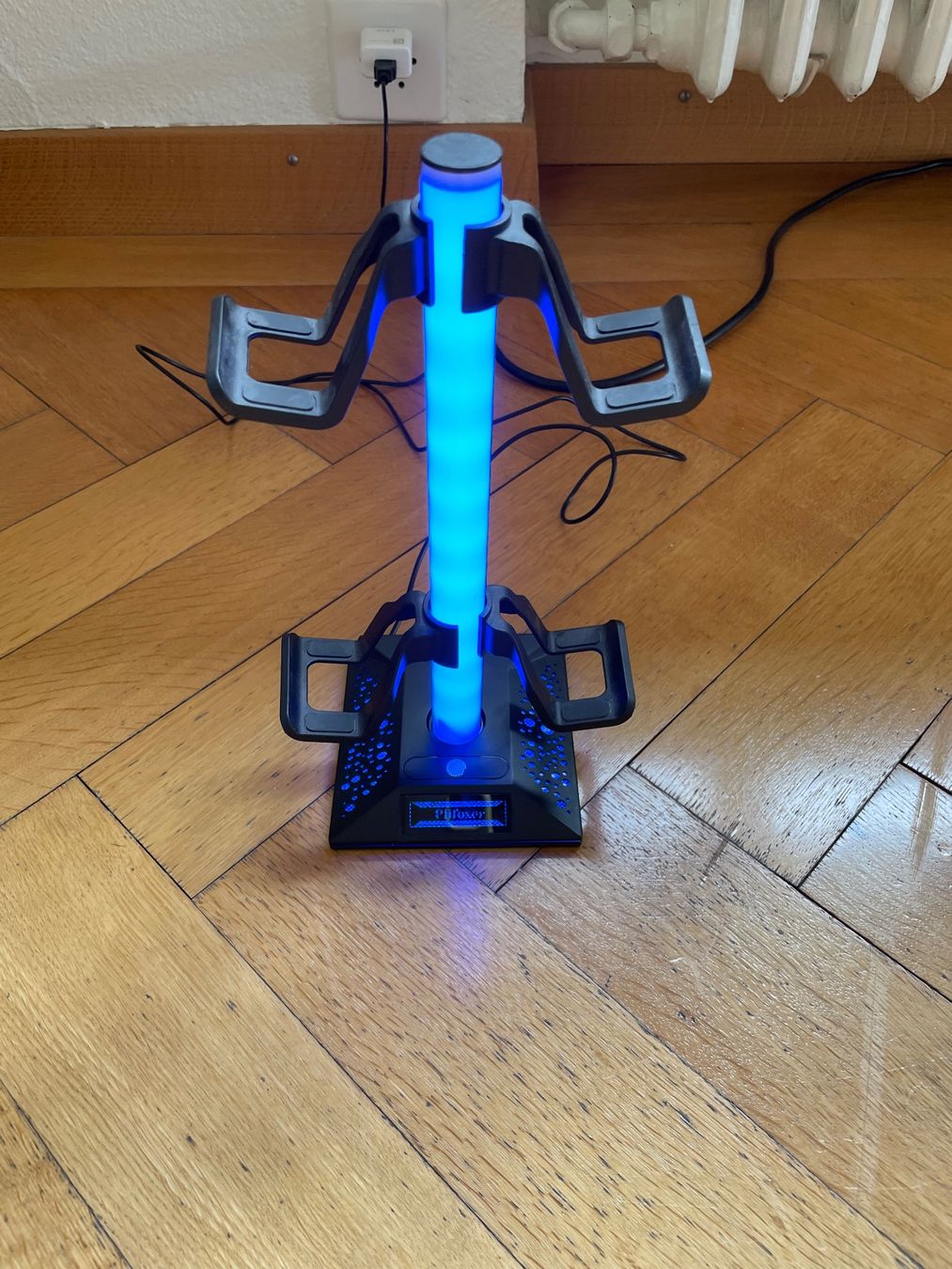 Altro in Decorazioni & Accessori: LED Controler/Headset-ständer – Usato da Zug venduto da InnBoss