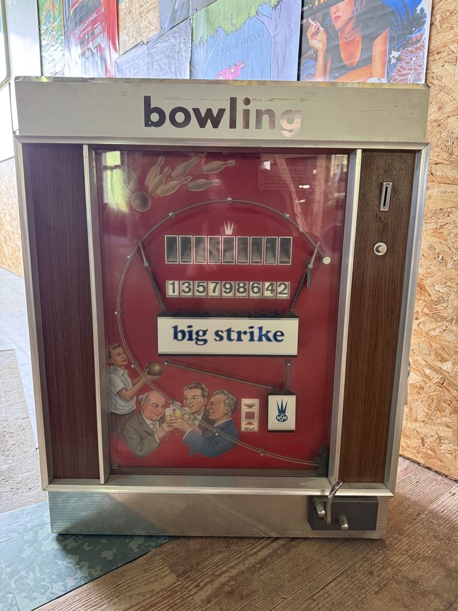 Slot Machine: NSM Big Strike Kegelautomat – Difettoso da Schwellbrunn venduto da RGrueninger