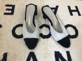 Vintage CHANEL – Frotte Mules 35 1/2 – NEU & UNGETRAGEN