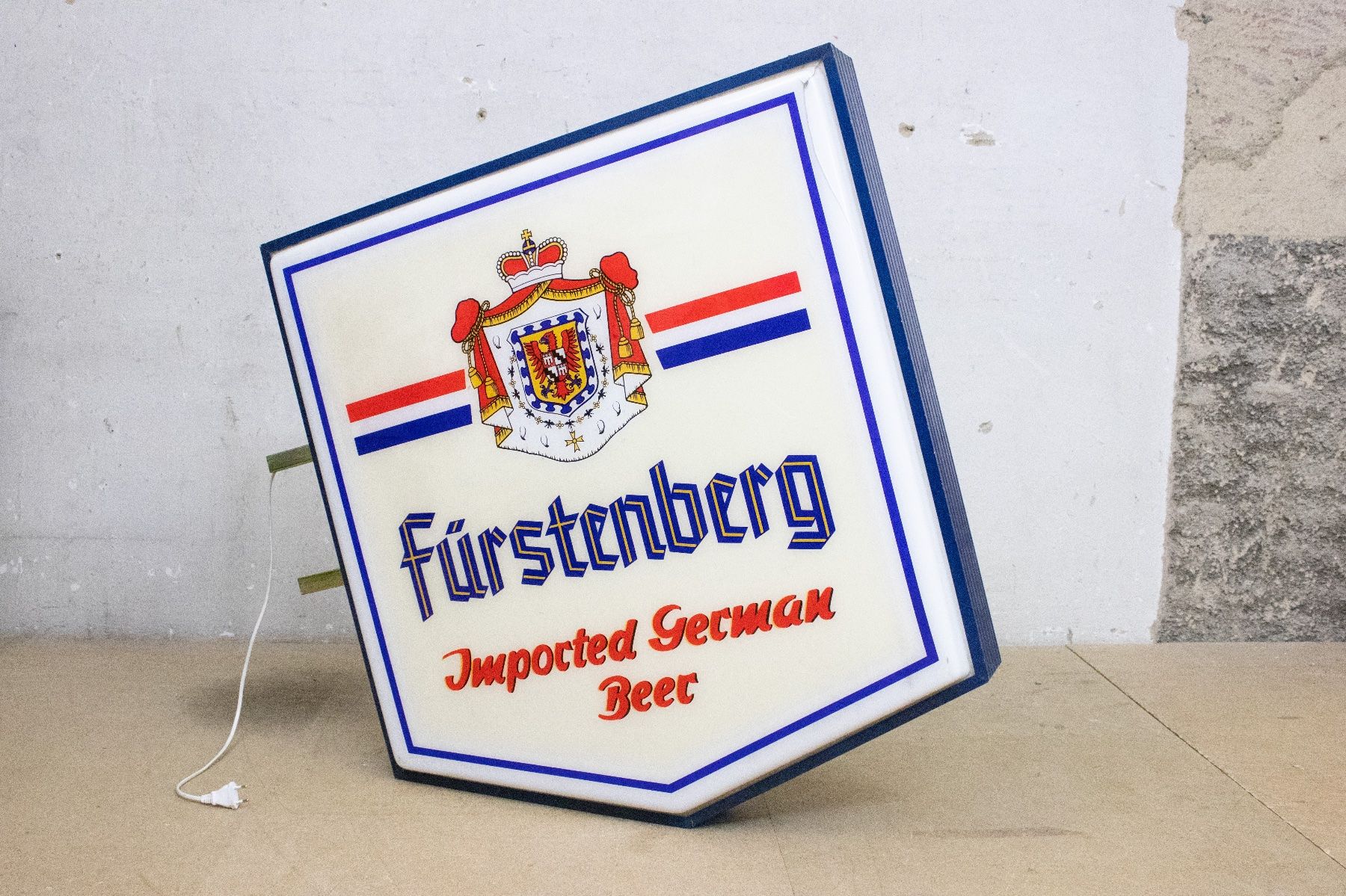 Fürstenberg Lampade: Leuchtreklame / Werbereklame Fürstenberg Bier – Usato da Zürich venduto da ZuercherBrockenhaus 1