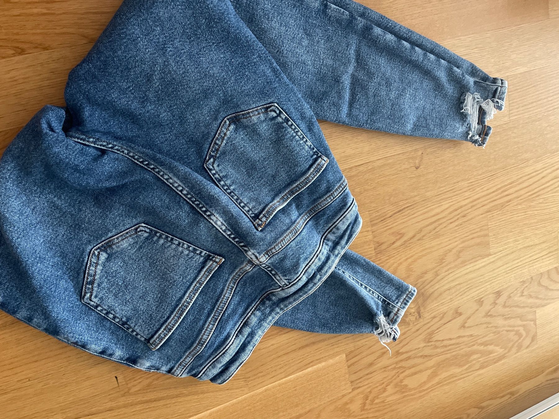 Jeans: Hallie Jeans | EU40 – Usato da Niederrohrdorf venduto da jasmiinw 2