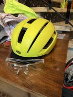 Casque Vélo MIPS taille M et lunettes