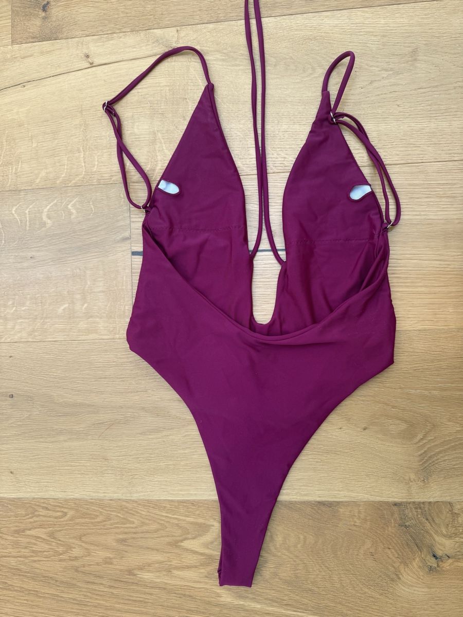 Badekleider & Bikinis: Badeanzug, Gr. S, Rückenfrei – Gebraucht aus Gelterkinden von teddywidder 3