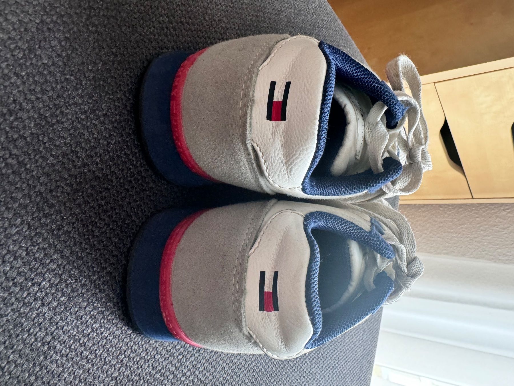 Tommy Hilfiger Scarpe per ragazzi: Kinder Schuhe Gr.31 Tommy Hilfiger – Usato da Luzern venduto da doj_t68f 2