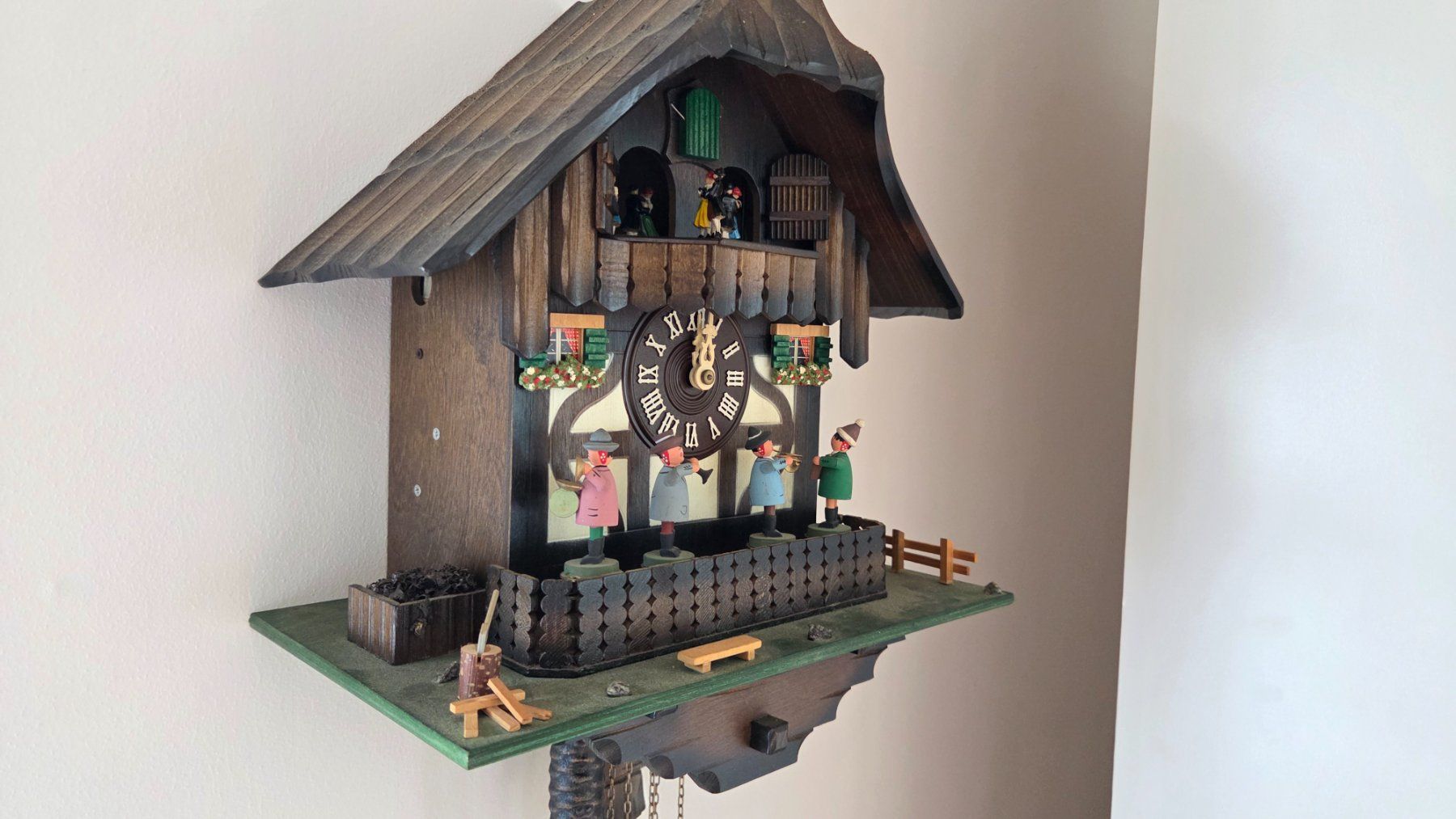 Stand- & Wanduhren: Schweizer Kuckucksuhr mit tanzenden Figuren – Gebraucht aus Kriens von adwi89 1