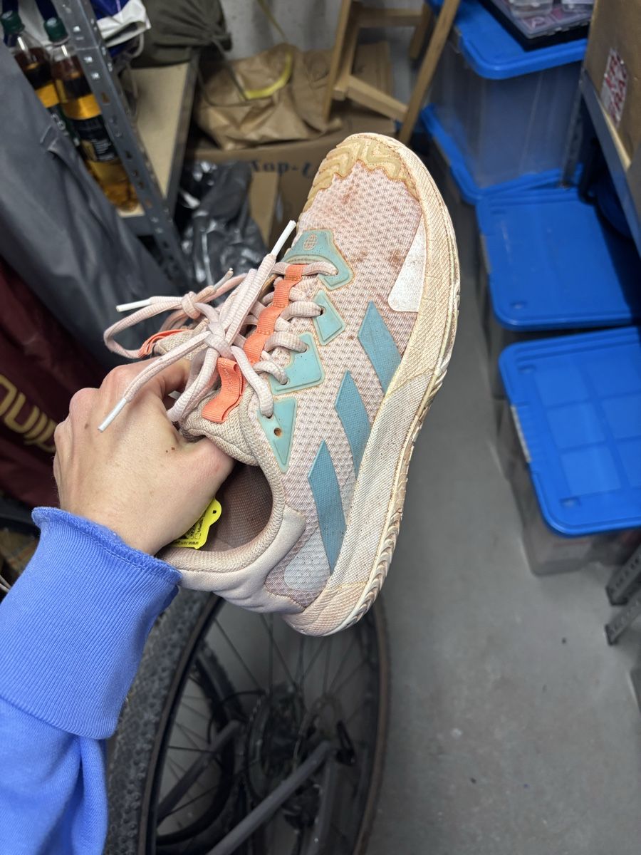 Adidas Damenschuhe: Tennis Schuhe Adidas  – Gebraucht aus Schwerzenbach von eli_p52g