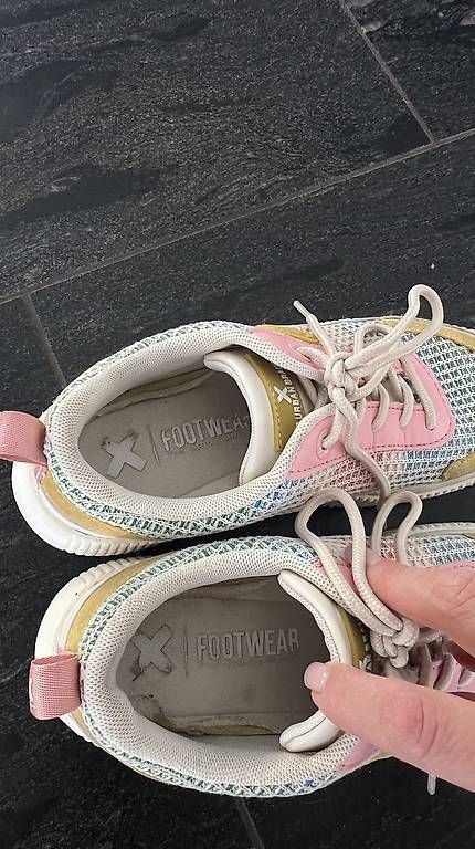 Chaussures femmes: Sneakers Gr.39 – D'occasion à Günsberg par ElenaFl 2