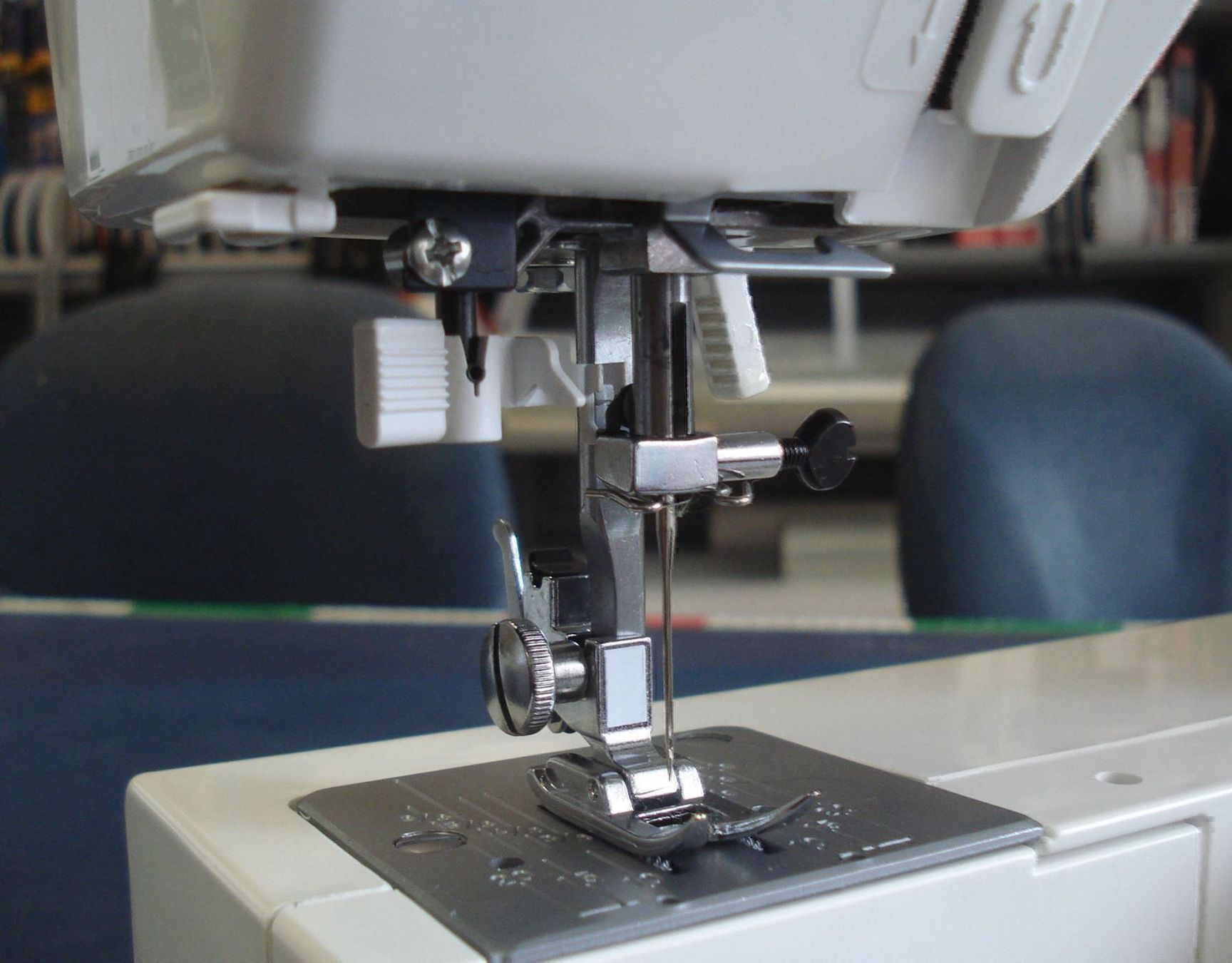 Elna Macchine da cucire: Nähmaschine Elna explore 220, neu, mit Gratis-Versand. – Nuovo e nell'imballaggio originale da Olten venduto da Pat31 2