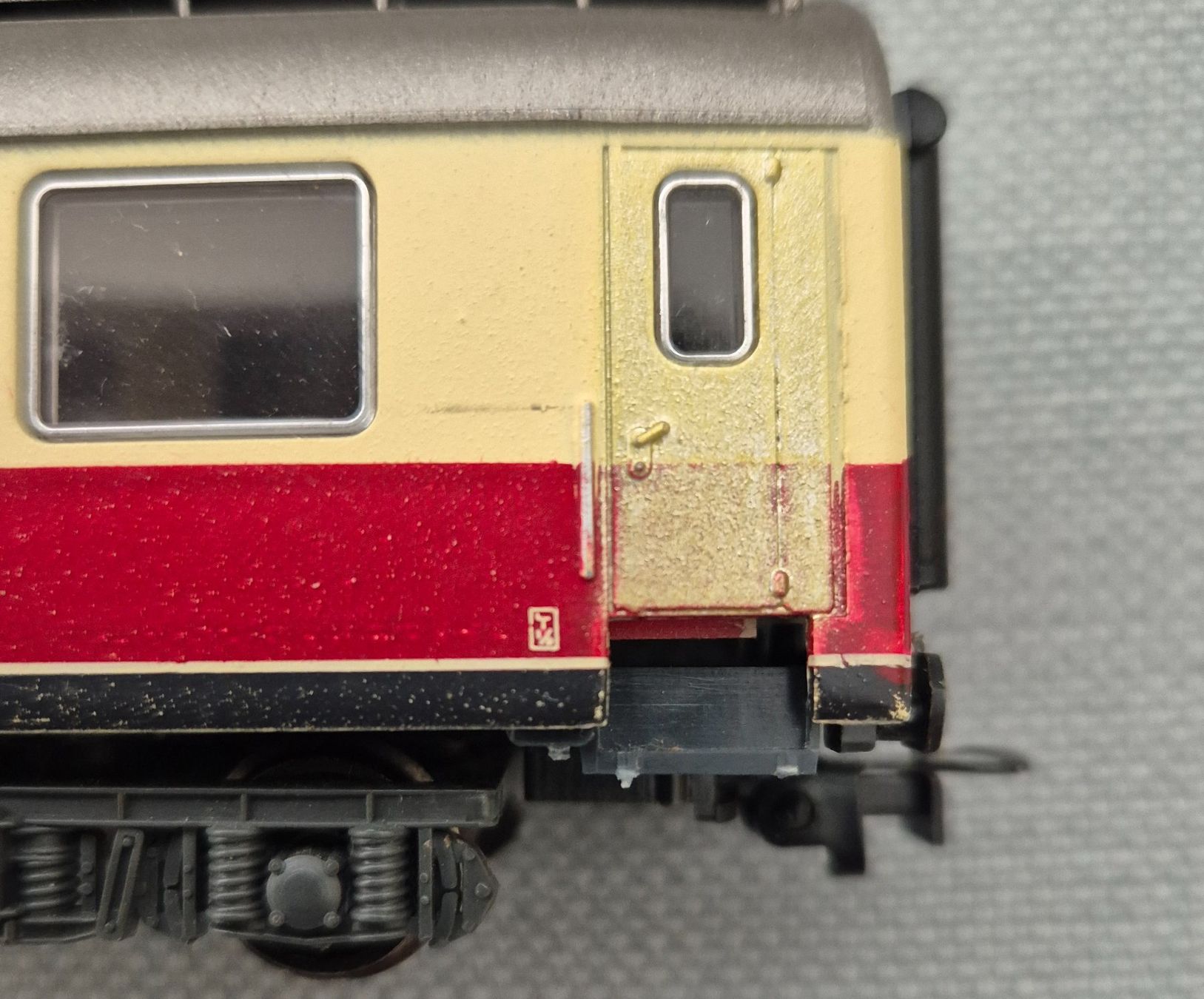 Liliput Modellini di ferrovie: Liliput H0 SBB WRm TEE Restaurantwagen – Difettoso da Zug venduto da storsi 3