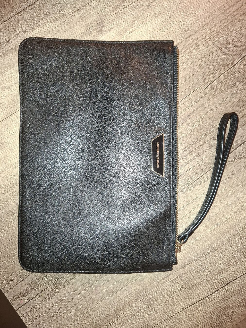 Armani Borse: Pochette nera Emporio Armani, elegante e versatile! – Usato da St. Moritz venduto da mar_vn5j