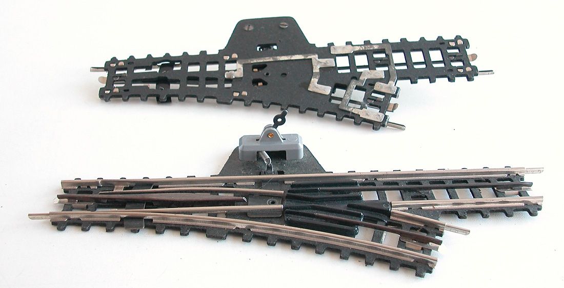 Trix Modellini di ferrovie: Trix Weichenpaar Spur H0 – Usato da Oberwil BL venduto da Klang 1