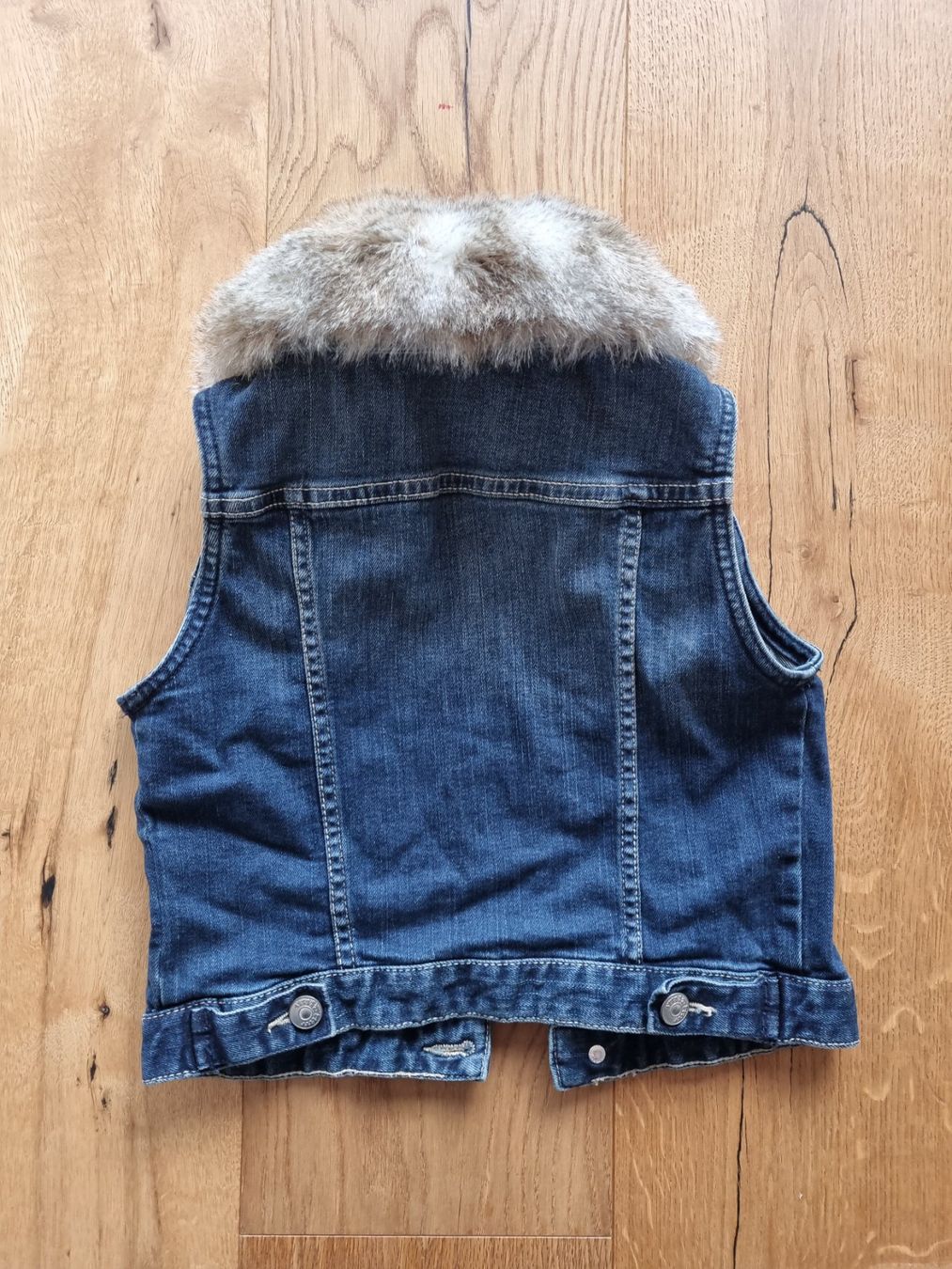 H&M Sonstige Mädchenkleider: Jeans- Gilet Gr.134 – Gebraucht aus Brütten von gupi1717 2