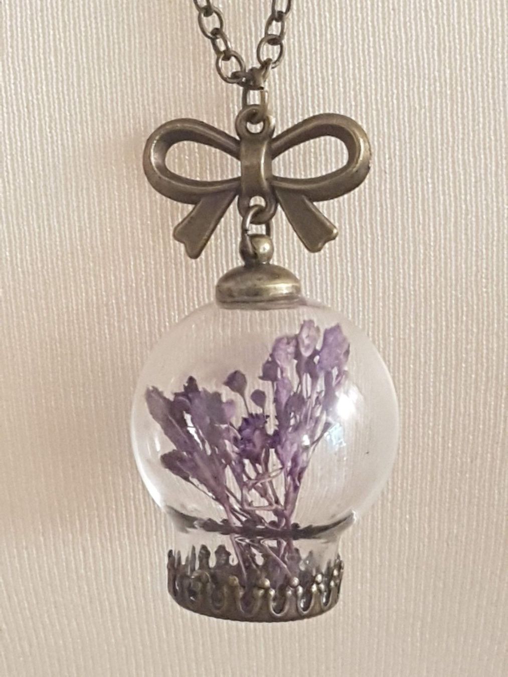 Catenine: Kette mit Glasanhänger mit Blümchen – Usato da Ettingen venduto da Maranathatalitha 2