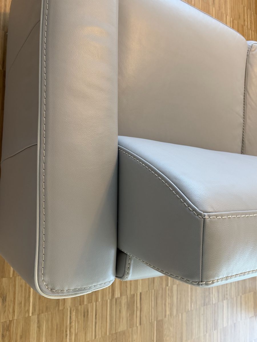 Divani: Tipptopp elegantes Ledersofa Bettsofa Sofa – Usato da Pfäffikon SZ venduto da Zitrone_100 2