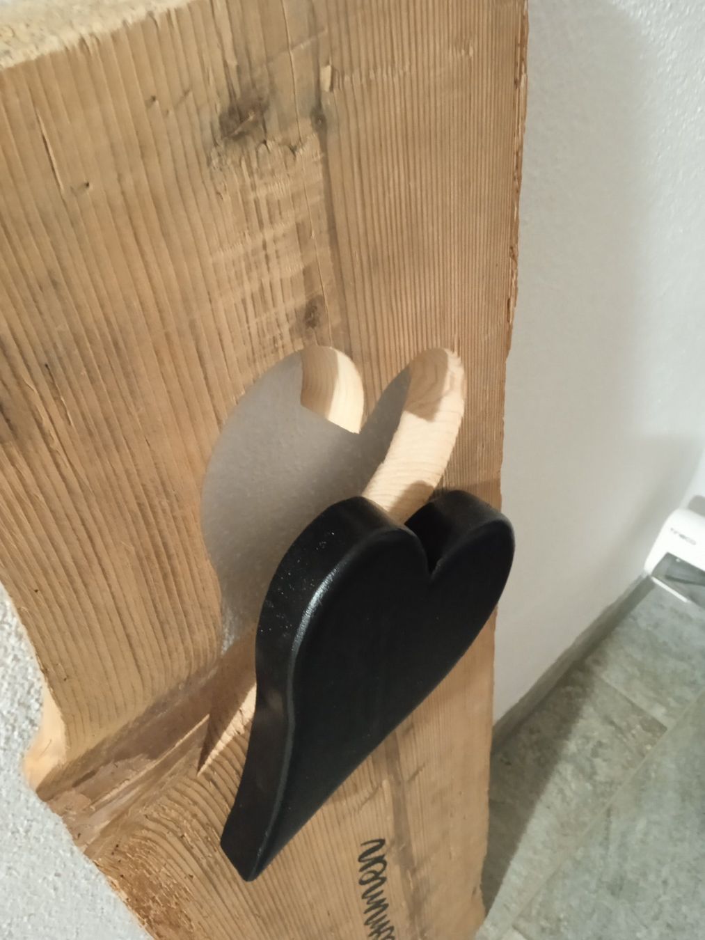 Articoli in legno: Altholzbrett mit Herz 1 – Nuovo e nell'imballaggio originale da Widnau venduto da ForViolin 2